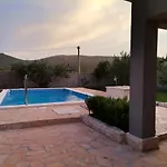 Frane Villa