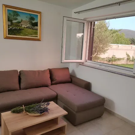 Frane Villa