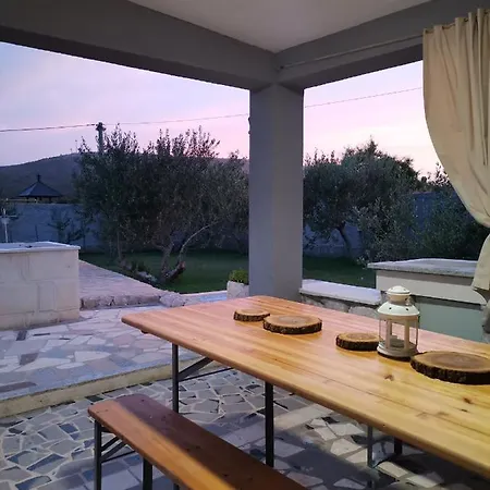 Villa Frane Knezevici