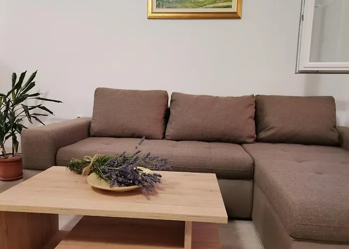 וילה Frane Knezevici